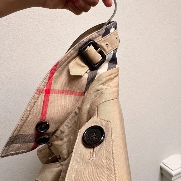 Burberry Women's Chelsea Trench - Picture 8 of 10